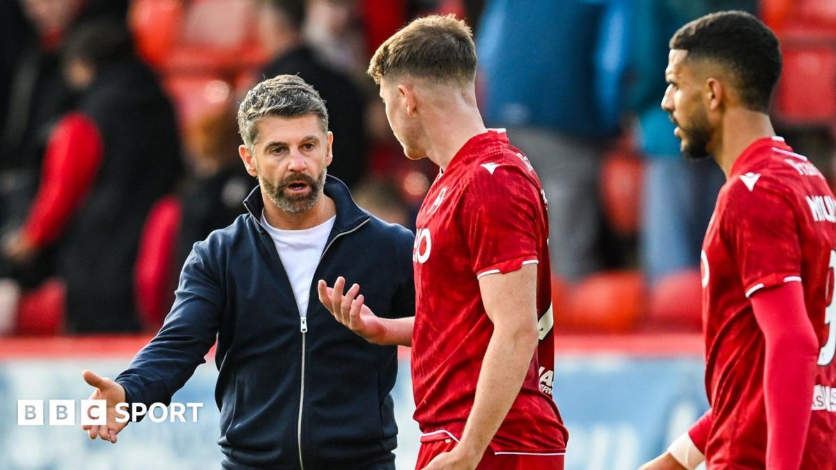 Stephen Robinson criticizes League Cup format, says it doesn't help clubs