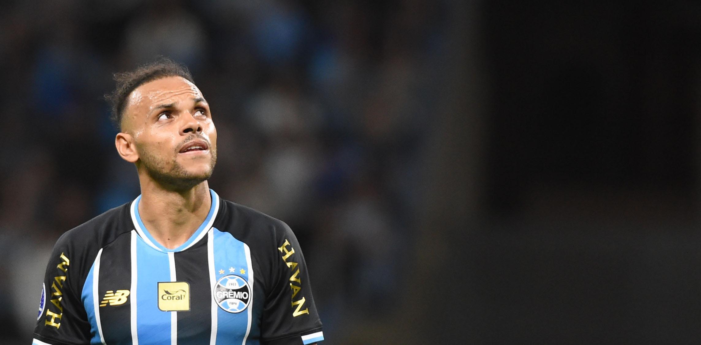 0-1: Gremio's Martin Braithwaite out with booing