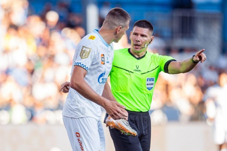 Former referee Igor Fedotov refereed the Orenburg-Zenit match