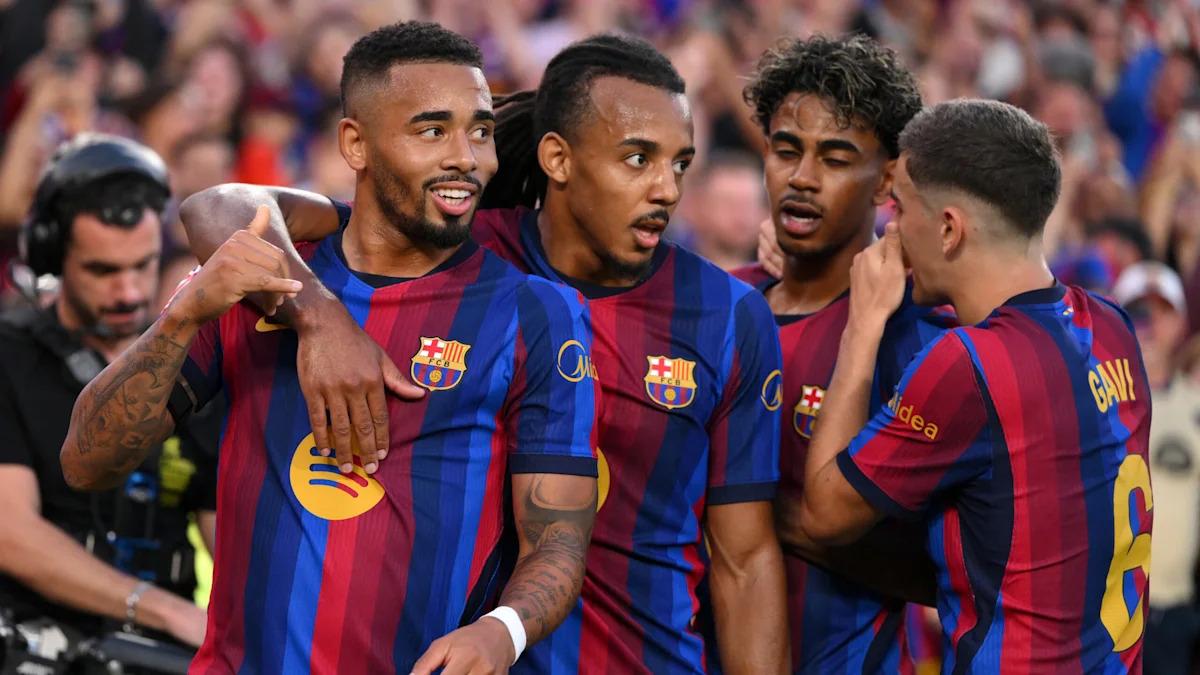 Kounde took 8.5, Jesus took 8. barcelona players