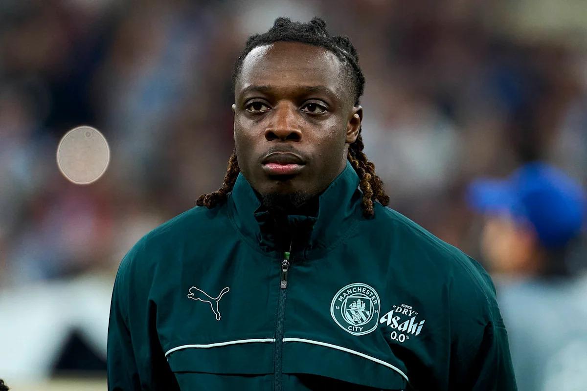 Jeremy Doku signs new contract with Manchester City